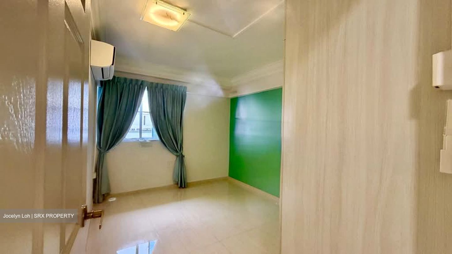 Blk 213 Bukit Batok Street 21 (Bukit Batok), HDB 4 Rooms #563780911